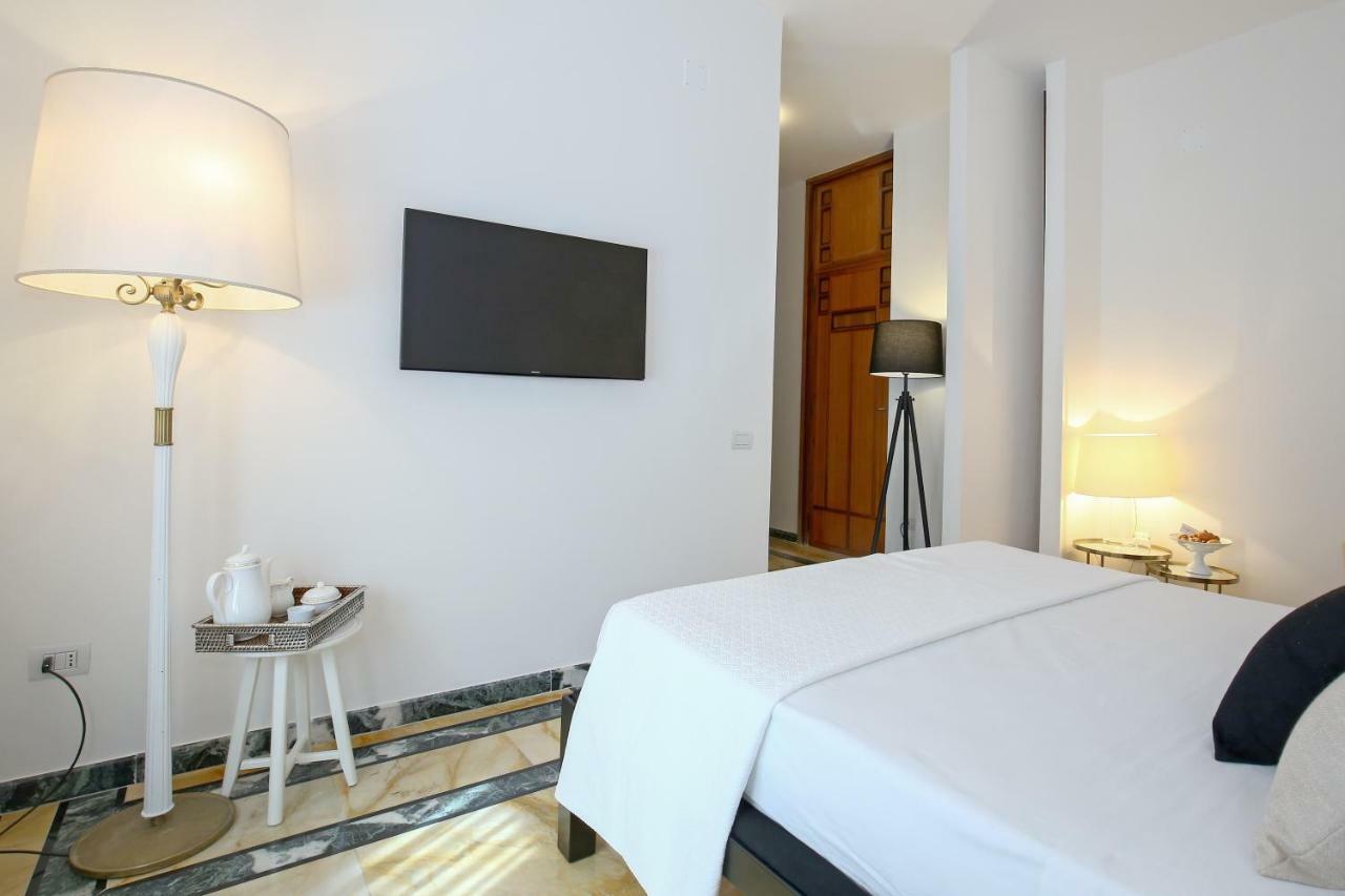 Starhost - Golden Suite Salerno Exteriör bild
