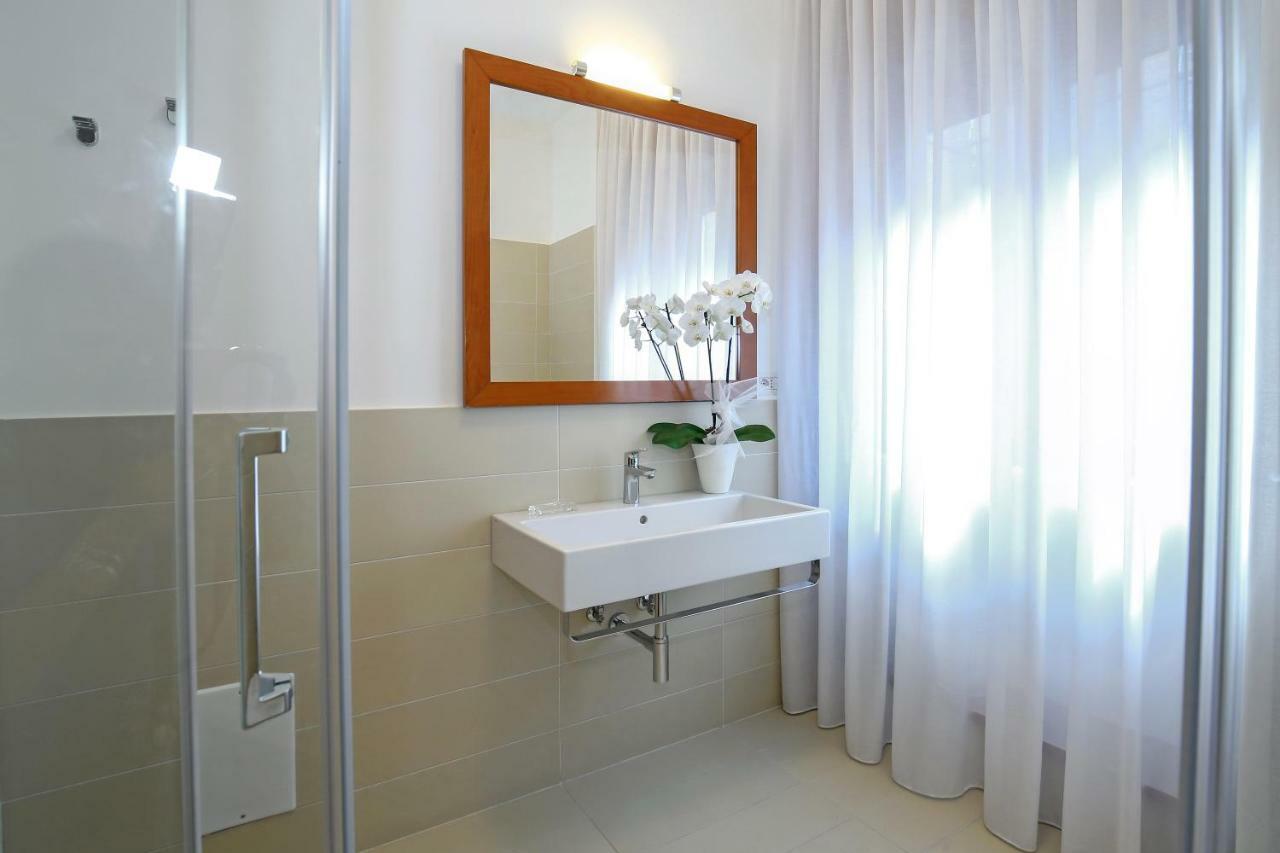 Starhost - Golden Suite Salerno Exteriör bild